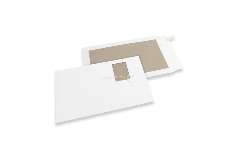 Bordrug enveloppen - 229 x 324 mm venster links 55 x 90 mm, 20 mm van links en 57 mm van boven, 120 gr wit kraft voorzijde, 450 gr grijs duplex achterzijde, stripsluiting