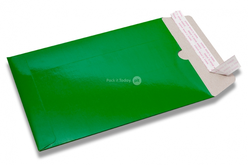 Groen gekleurde kartonnen enveloppen
