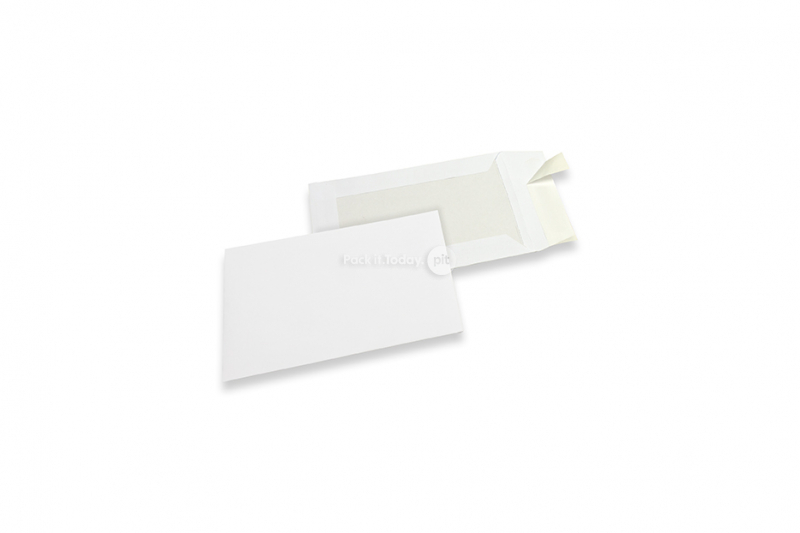 Bordrug enveloppen - 162 x 229 mm, 120 gr wit kraft voorzijde, 450 gr wit duplex achterzijde, stripsluiting