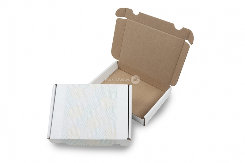 Postdozen met print - kubussen gekleurd